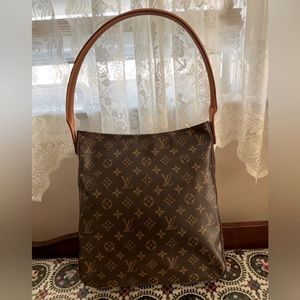 REDUCED-LV AUTHENTIC Serial #M10090 VUITTON LOOPING SHOULDER BAG Monogram Canvas